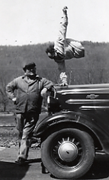 Illustration for article titled Half-Man Johnny Eck And His Custom-Built Race Car